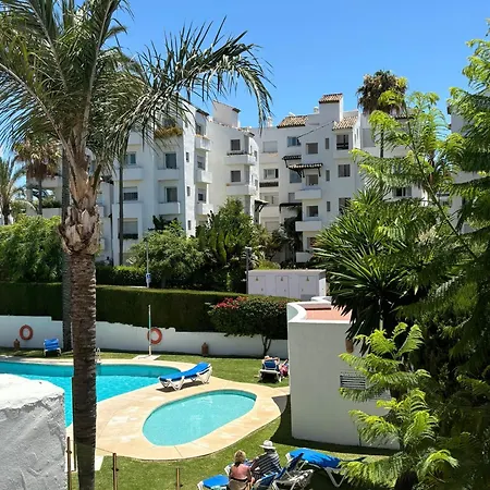 Marbella Costalita Εστεπόνα